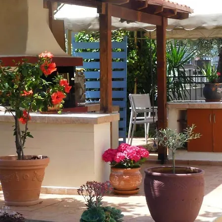 Ξενοδοχείο με διαμερίσματα Garden House Katerina Λεπτοκαρυά