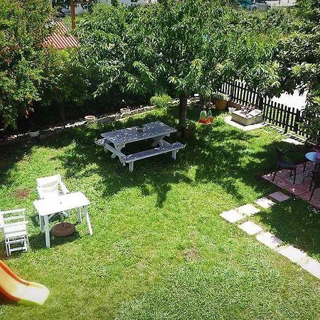 Ξενοδοχείο με διαμερίσματα Garden House Katerina 4*
