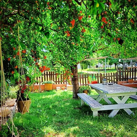 Garden House Katerina Ξενοδοχείο με διαμερίσματα Λεπτοκαρυά